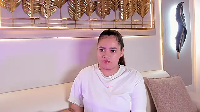 saharawalker  online show from August 6, 2026, 12:18 pm
