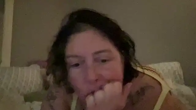 Snapshot of pegggysue69 chatting on August 6, 2026, 1:40 am pegggysue69 online show from August 6, 2026, 1:40 am