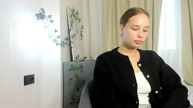 MedaRiesenweber online show from August 7, 2026, 3:36 pm