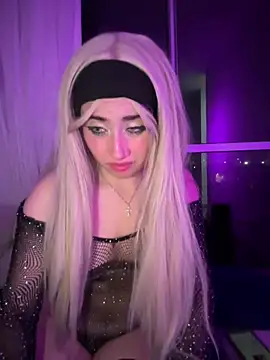 LilyMoon2 online show from August 10, 2026, 4:38 am