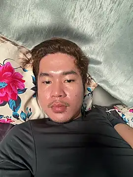 Snapshot of chinito_04 chatting on August 8, 2026, 7:54 am chinito 04 online show from August 8, 2026, 7:54 am