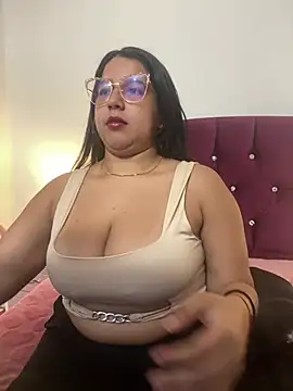 Snapshot of shara_ chatting on January 22, 2025, 3:31 am shara online show from January 22, 2025, 3:31 am