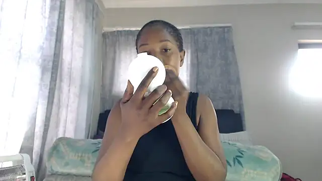 leanna23 online show from December 23, 2025, 4:21 am