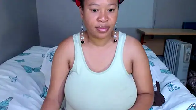 Snapshot of BigAreola26 chatting on January 20, 2025, 9:03 am BigAreola26 online show from January 20, 2025, 9:03 am