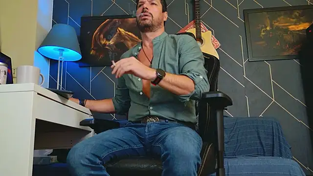 ChrisKox online show from October 6, 2025, 3:04 am