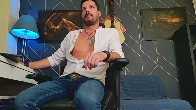 ChrisKox online show from October 21, 2025, 1:56 pm