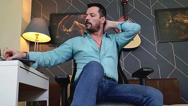 ChrisKox online show from December 21, 2025, 2:13 pm