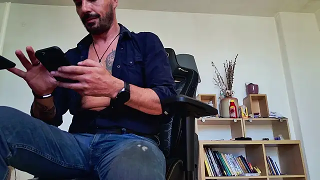 Snapshot of ChrisKox chatting on May 16, 2026, 8:55 am ChrisKox online show from May 16, 2026, 8:55 am