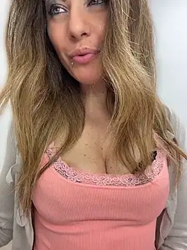 sexylenia online show from May 1, 2026, 10:58 pm