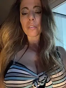 Snapshot of sexylenia chatting on June 9, 2026, 10:21 pm sexylenia online show from June 9, 2026, 10:21 pm