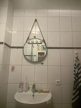 Snapshot of BootyLola chatting on December 9, 2024, 9:39 am BootyLola online show from December 9, 2024, 9:39 am