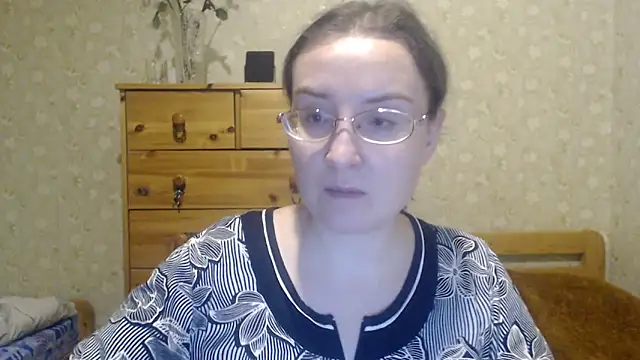 Snapshot of Smart_Rose chatting on February 6, 2025, 12:43 am Smart Rose online show from February 6, 2025, 12:43 am