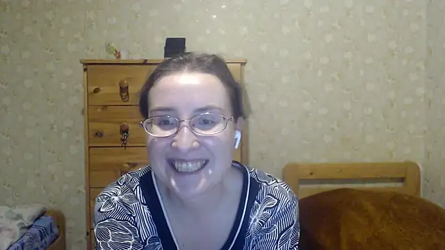 Snapshot of Smart_Rose chatting on February 11, 2025, 12:59 am Smart Rose online show from February 11, 2025, 12:59 am