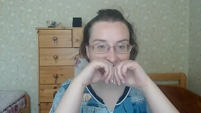 Snapshot of Smart_Rose chatting on September 22, 2025, 10:17 am Smart Rose online show from September 22, 2025, 10:17 am