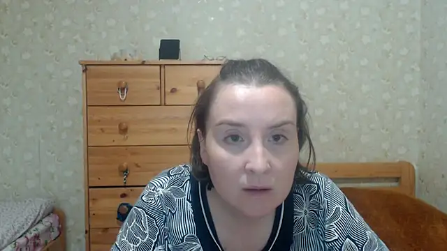 Snapshot of Smart_Rose chatting on September 28, 2025, 2:00 pm Smart Rose online show from September 28, 2025, 2:00 pm