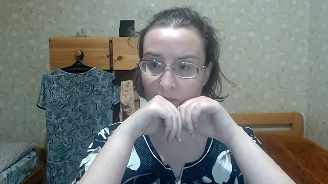 Snapshot of Smart_Rose chatting on October 13, 2025, 7:47 pm Smart Rose online show from October 13, 2025, 7:47 pm