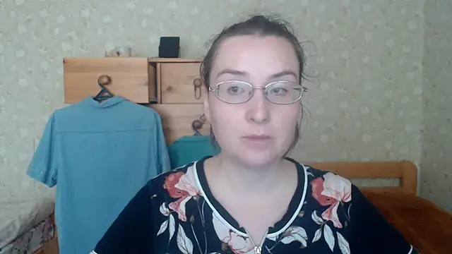 Snapshot of Smart_Rose chatting on October 28, 2025, 10:52 am Smart Rose online show from October 28, 2025, 10:52 am