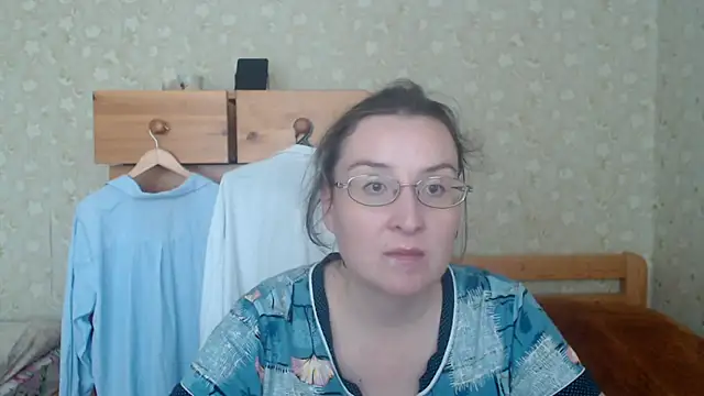 Snapshot of Smart_Rose chatting on October 31, 2025, 10:38 am Smart Rose online show from October 31, 2025, 10:38 am