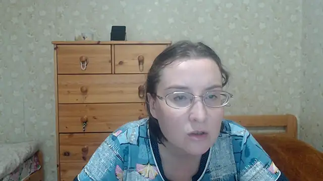 Snapshot of Smart_Rose chatting on November 3, 2025, 11:33 am Smart Rose online show from November 3, 2025, 11:33 am