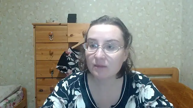 Snapshot of Smart_Rose chatting on November 17, 2025, 5:41 pm Smart Rose online show from November 17, 2025, 5:41 pm