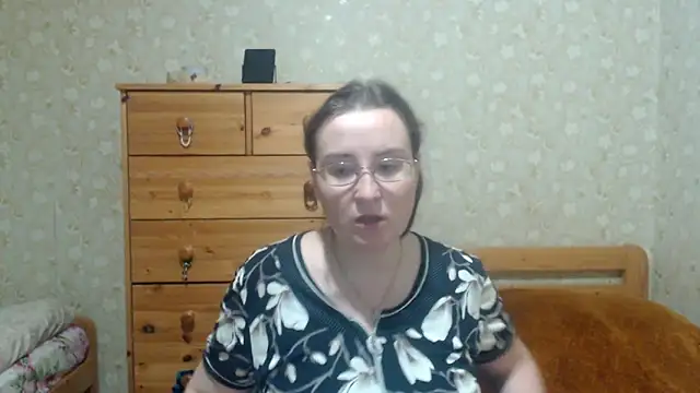 Snapshot of Smart_Rose chatting on November 18, 2025, 4:44 pm Smart Rose online show from November 18, 2025, 4:44 pm