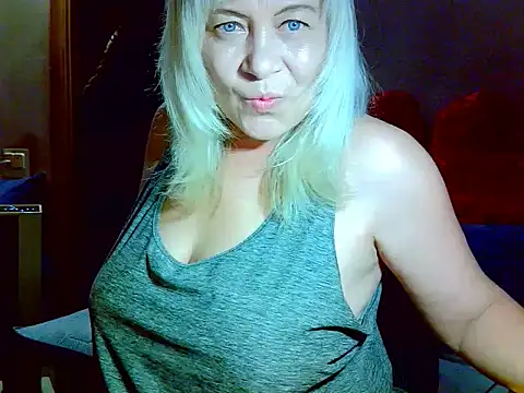 AgoniA7 online show from June 12, 2026, 6:29 pm