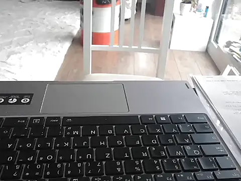 LuckyLuke13 online show from November 1, 2025, 10:06 am