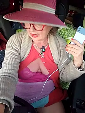 Snapshot of MucMilf59 chatting on June 6, 2026, 8:13 pm MucMilf59 online show from June 6, 2026, 8:13 pm