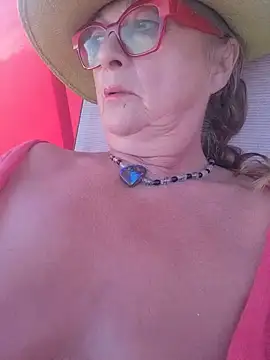 Snapshot of MucMilf59 chatting on July 18, 2026, 8:01 pm MucMilf59 online show from July 18, 2026, 8:01 pm