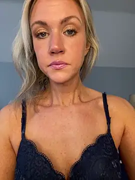 Snapshot of Kay_Cakes chatting on February 1, 2025, 6:51 pm Kay Cakes online show from February 1, 2025, 6:51 pm