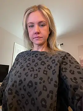Snapshot of Kay_Cakes chatting on March 18, 2026, 1:14 pm Kay Cakes online show from March 18, 2026, 1:14 pm