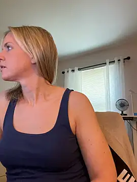 Snapshot of Kay_Cakes chatting on July 8, 2026, 2:21 pm Kay Cakes online show from July 8, 2026, 2:21 pm