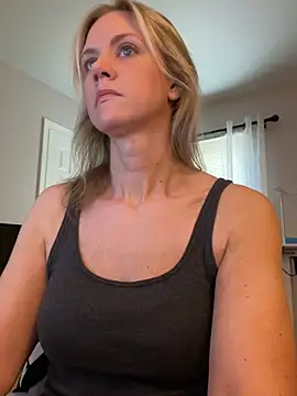 Snapshot of Kay_Cakes chatting on July 23, 2026, 2:26 pm Kay Cakes online show from July 23, 2026, 2:26 pm