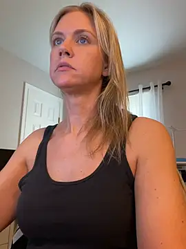 Snapshot of Kay_Cakes chatting on July 24, 2026, 6:28 pm Kay Cakes online show from July 24, 2026, 6:28 pm