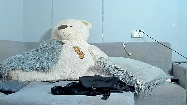 Snapshot of SandraGoldstein chatting on February 9, 2025, 6:37 pm SandraGoldstein online show from February 9, 2025, 6:37 pm