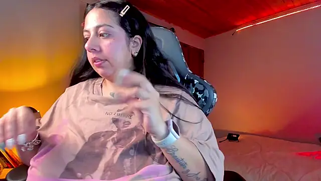 Snapshot of coraline_latin chatting on January 4, 2025, 11:38 pm coraline latin online show from January 4, 2025, 11:38 pm