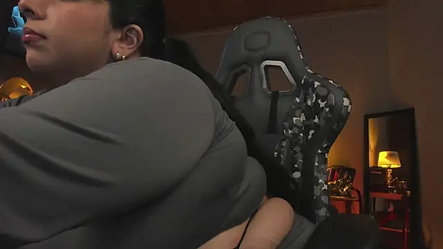 Snapshot of coraline_latin chatting on February 16, 2025, 12:41 am coraline latin online show from February 16, 2025, 12:41 am