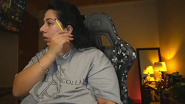 Snapshot of coraline_latin chatting on March 18, 2025, 9:53 pm coraline latin online show from March 18, 2025, 9:53 pm