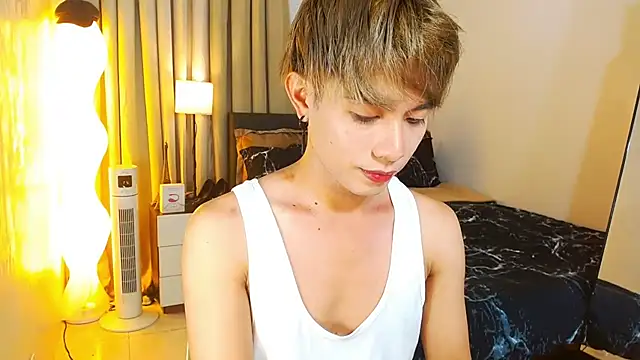 Snapshot of WildestTwink chatting on July 6, 2026, 5:59 pm WildestTwink online show from July 6, 2026, 5:59 pm