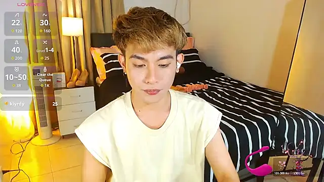 Snapshot of WildestTwink chatting on July 27, 2026, 1:29 pm WildestTwink online show from July 27, 2026, 1:29 pm
