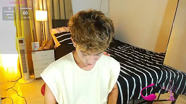 Snapshot of WildestTwink chatting on July 28, 2026, 2:46 pm WildestTwink online show from July 28, 2026, 2:46 pm