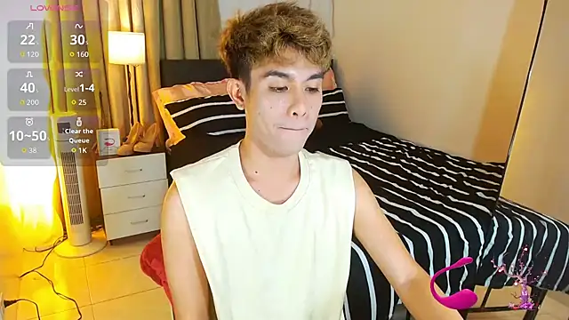 Snapshot of WildestTwink chatting on July 28, 2026, 3:21 pm WildestTwink online show from July 28, 2026, 3:21 pm