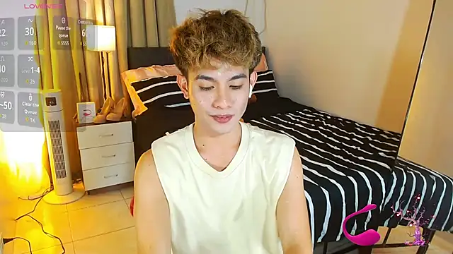 Snapshot of WildestTwink chatting on July 28, 2026, 4:39 pm WildestTwink online show from July 28, 2026, 4:39 pm