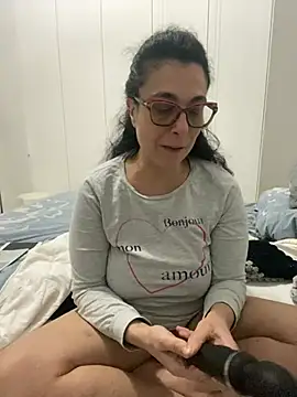 crudeliafrancy online show from March 17, 2026, 8:34 pm