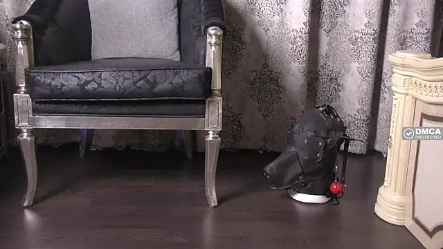 33mistress33 online show from August 6, 2026, 9:28 pm