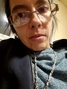 rposhta1991 online show from October 4, 2025, 5:55 pm