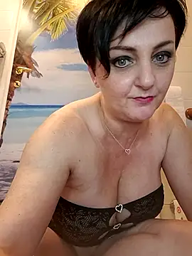 lucillabollente online show from November 21, 2025, 5:55 pm