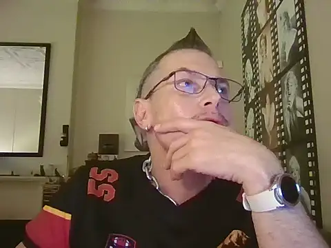Snapshot of Dv8rBoy666 chatting on July 19, 2026, 8:01 pm Dv8rBoy666 online show from July 19, 2026, 8:01 pm