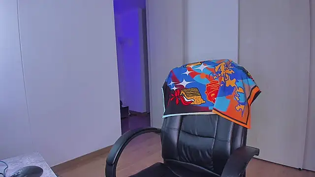 Snapshot of Lisegg_ chatting on November 14, 2025, 10:58 am Lisegg online show from November 14, 2025, 10:58 am