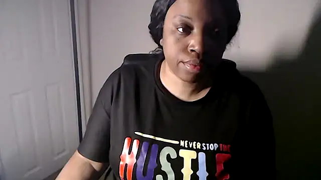 Sexymona1218 online show from January 14, 2026, 9:42 pm